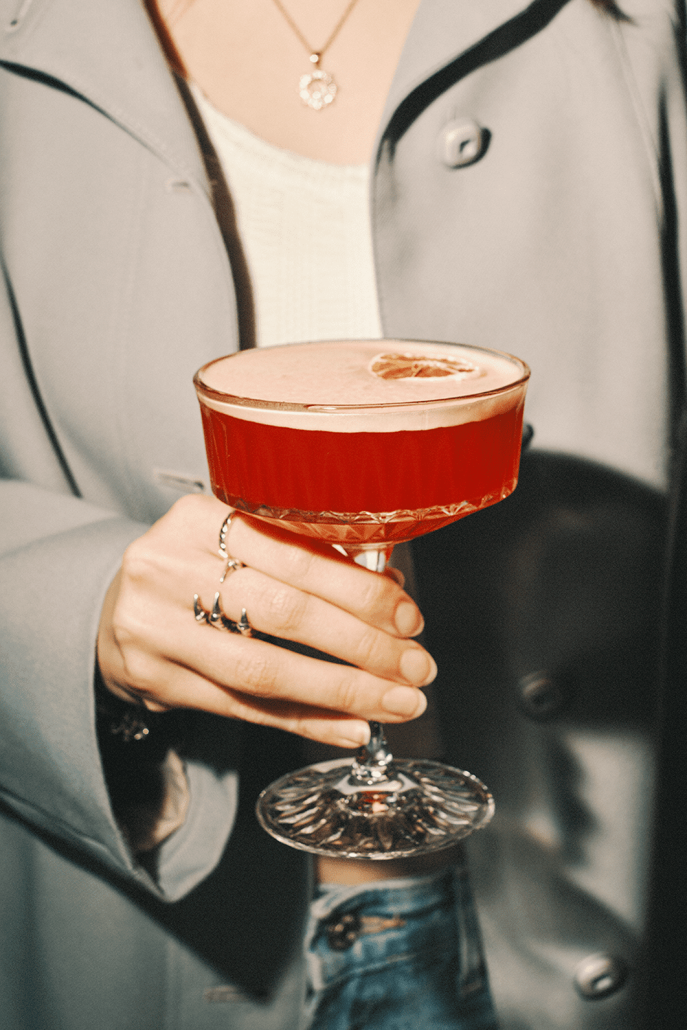 FOX Bar Cocktail Girl Close up
